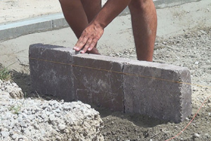 Randsteine setzen Anleitung um Betonrandsteine zu verlegen