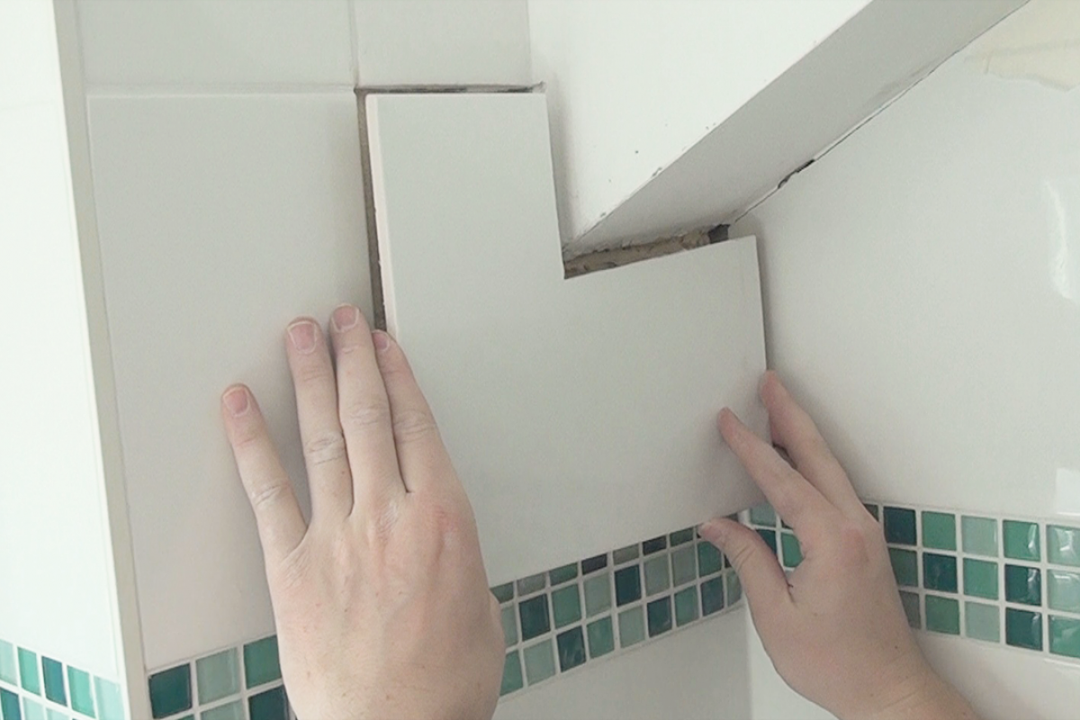 Einzelne Fliesen Austauschen Anleitung Und Tipps Vom Fliesenleger Fliesen Legen Diybook De