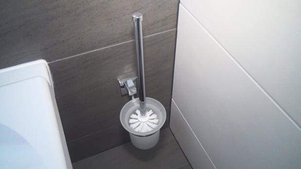 Montierte WC-Bürste