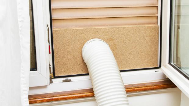 Klimaanlage Klimagerat Abluftschlauch Fensterdurchfuhrung