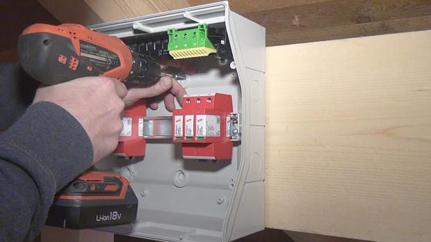 Montage Einer Photovoltaikanlage Basisinstallation Anleitung Und Tipps Diybook De