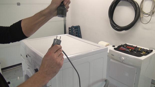 Bauknecht-Waschmaschine pumpt nicht ab: Pumpe wechseln - Anleitung