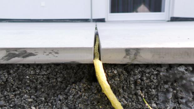 Terrassenplatten Verfugen - Anleitung @ Diybook.de