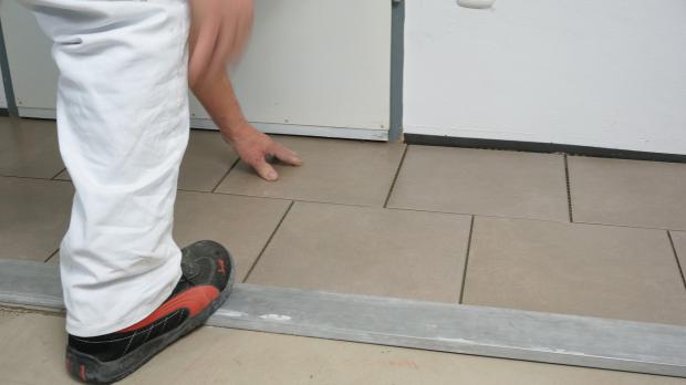 Bodenfliesen Verlegen Anleitung Diybook De
