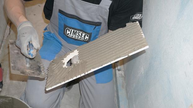 Fliesen legen - Eine Wand halbhoch verfliesen - Anleitung @ diybook.de