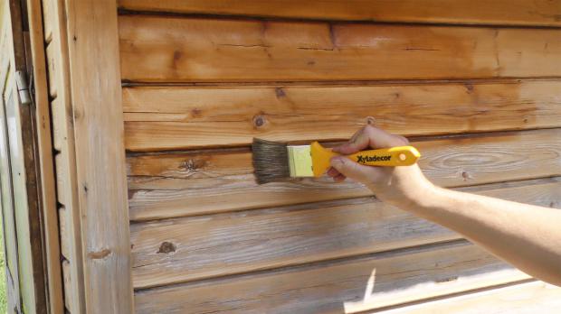 Gartenhaus neu streichen Grundieren und Lasieren Anleitung diybook.de