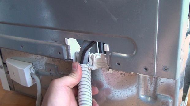 Miele Waschmaschine Zulauf Prüfen Und Ablauf Prüfen Blinkt Miele Waschmaschine läuft aus: Undichten Waschmaschinen-Zulauf