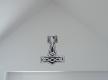 Thors Hammer an der Zimmerwand