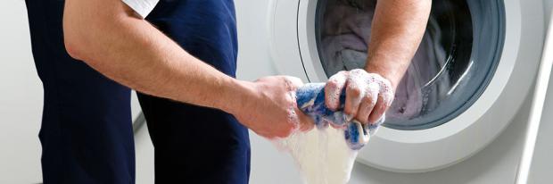 waschmaschine wasser läuft aus spülkammer
