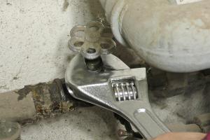 Wasserhahn reparieren: Ventil tauschen