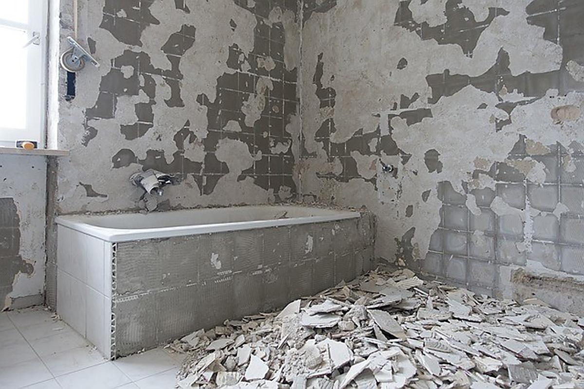Das alte Bad sanieren: So kann das Projekt starten - Ratgeber Das alte Bad sanieren: So kann das Projekt starten - Ratgeber